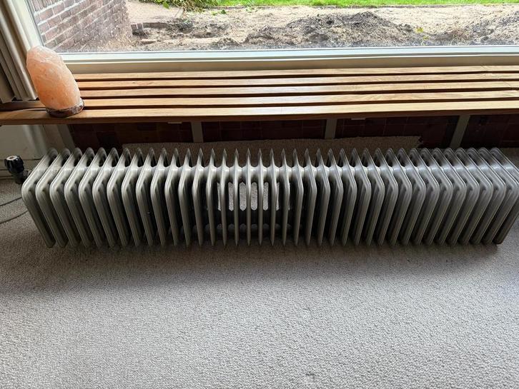Klassieke radiatoren 4 stuks (retro radiator), Doe-het-zelf en Verbouw, Verwarming en Radiatoren, Gebruikt, Radiator, 500 tot 800 watt