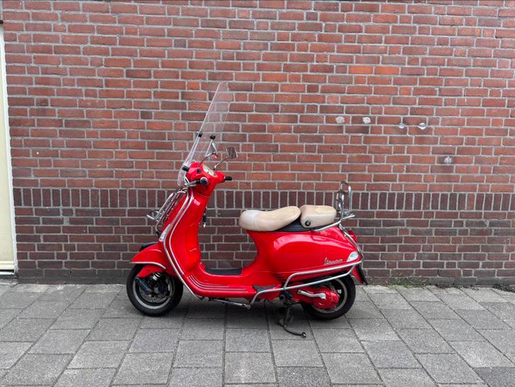 Vespa goed onderhouden, Fietsen en Brommers, Scooters | Vespa, Gebruikt, Vespa LX, Maximaal 25 km/u, Benzine, Ophalen