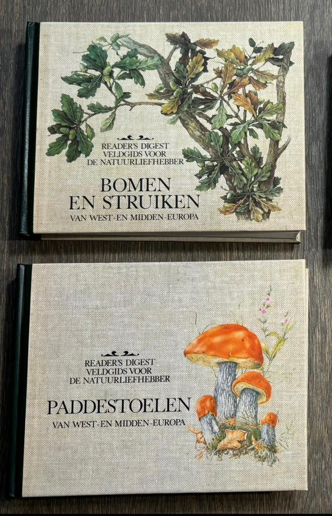 Reader's Digest Natuurgids Bomen&struiken en Paddenstoelen, Boeken, Natuur, Gelezen, Natuur algemeen, Ophalen of Verzenden