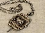 antieke 19de eeuwse horlogesleutel ketting paard koe, Ophalen of Verzenden