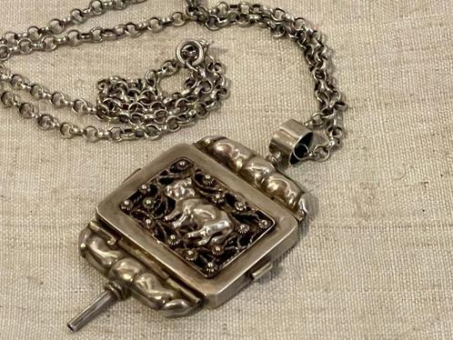 antieke 19de eeuwse horlogesleutel ketting paard koe, Antiek en Kunst, Antiek | Goud en Zilver, Ophalen of Verzenden
