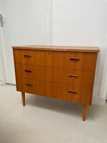 Vintage ladekast Deens design jaren 60 kast beschikbaar voor biedingen
