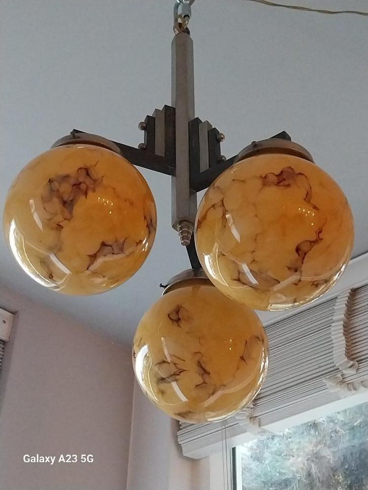 Art Deco hanglamp met drie bollen van gemarmerd glas, Antiek en Kunst, Antiek | Lampen, Ophalen of Verzenden