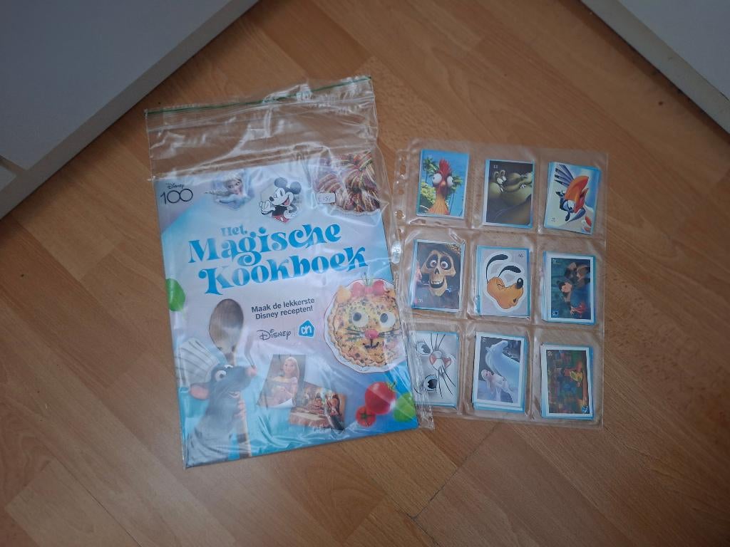 AH Disney Magisch kookboek + set stickers, Verzamelen, Supermarktacties, Albert Heijn, Ophalen of Verzenden
