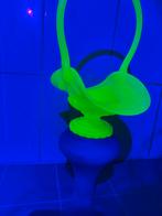 Uranium glas kunstwerk, Verzenden