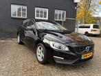 Volvo V60 2.0 T3 2018 | Stoelverwarming | PDC | NAV | Airco, Auto's, 4 cilinders, 1969 cc, Leder en Stof, Zwart