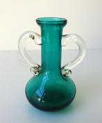 Glazen vaas klein turquoise met twee heldere oren 3010-g, Antiek en Kunst, Ophalen of Verzenden