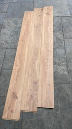 Laminaat warm houtkleur 23m2, plank 2mx0.20m opgestapeld, Ophalen, Overige materialen, Zo goed als nieuw, 10 m² of meer