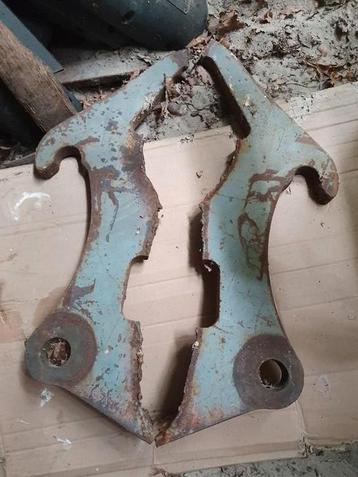  Set van 2 aanlasoren Weidemann Ahlmann shovel Prima staat   beschikbaar voor biedingen