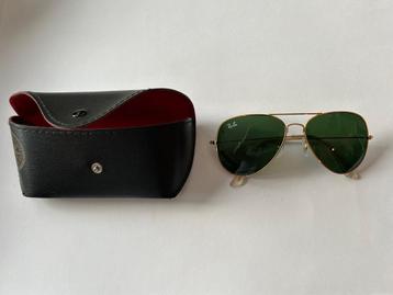 Ray-ban zonnebril beschikbaar voor biedingen