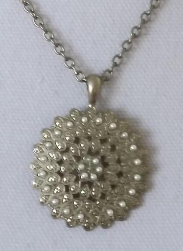 New York & Company ronde pareltjes hanger aan ketting beschikbaar voor biedingen