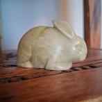 Speksteen ( soapstone ) Netsuke konijn., Antiek en Kunst, Ophalen of Verzenden