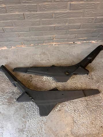 Zijkappen puch z-one/manet/korado beschikbaar voor biedingen