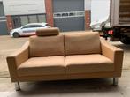 Camel kleur 2 zits bank met 1 hoofdsteun, Huis en Inrichting, Ophalen, Gebruikt, 75 tot 100 cm, Stof