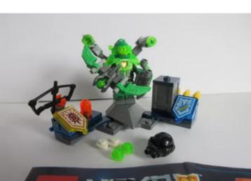 70332 Nexo knights, Ultimate Aaron met bouwtekening beschikbaar voor biedingen