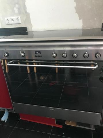Smeg gasfornuis 5 pits met grote oven beschikbaar voor biedingen