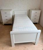 Nog als nieuw stevig bed, MLine matras , kasten, 1 jaar oud, Huis en Inrichting, Slaapkamer | Bedden, Ophalen, 90 cm, Eenpersoons