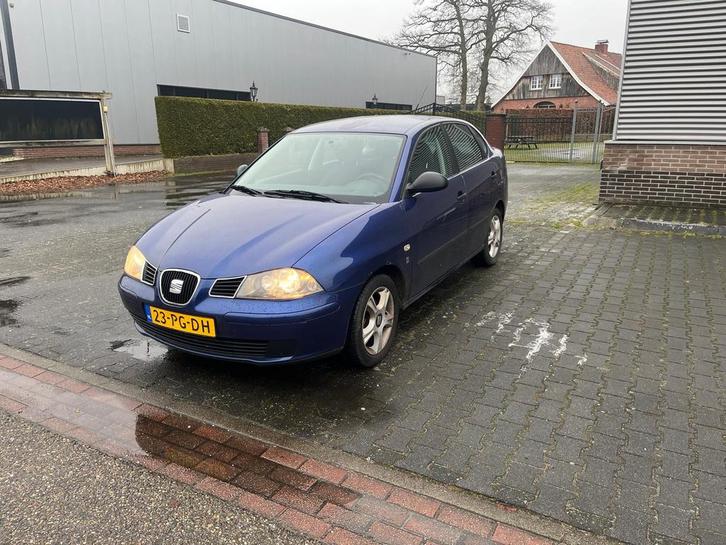 Seat Cordoba 1.4 16V 2004, Auto's, Seat, Particulier, Cordoba, Benzine, C, Sedan, Handgeschakeld, Origineel Nederlands, Blauw