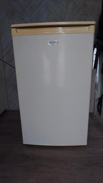 Exquisit Koelkast met Vriesvak 50 cm b x 55 cm x 85 h beschikbaar voor biedingen