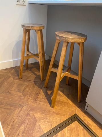 2 leuke barkrukken (€60 voor 2) beschikbaar voor biedingen