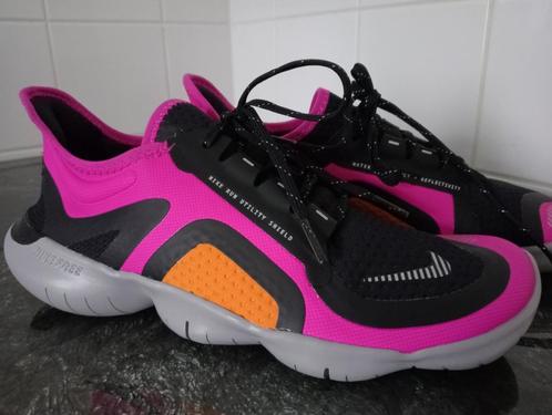 !! 🧡 Nike Wmns Free Run Shield 5.0 Maat 38,5 💜 !!, Sport en Fitness, Loopsport en Atletiek, Nieuw, Hardloopschoenen, Hardlopen
