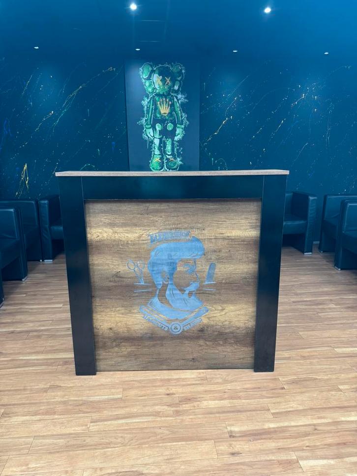 Barber kassa/ balie te koop, Huis en Inrichting, Bureaus, Zo goed als nieuw, Ophalen