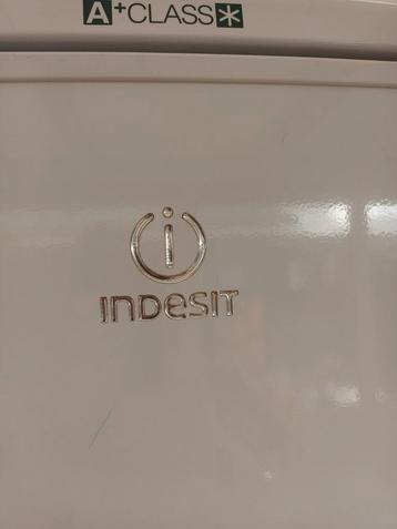 Indesit Vrieskast -175. Hoog 55 b Ruilen voor Slagroomtaart! beschikbaar voor biedingen