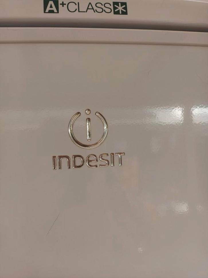 Indesit Vrieskast -175. Hoog 55 b Ruilen voor Slagroomtaart!, Witgoed en Apparatuur, Vriezers en Diepvrieskisten, Ophalen of Verzenden