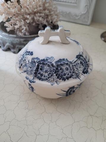 antiek potje met deksel sierraden potje beschikbaar voor biedingen