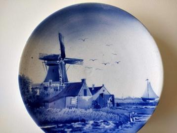 Saxony wandbord 24,5 cm molen, water, zeilboot, landschap beschikbaar voor biedingen