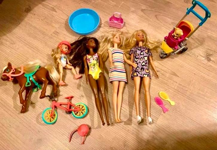 Barbie poppen en accessoires set, Kinderen en Baby's, Speelgoed | Poppen, Gebruikt, Barbie, Ophalen