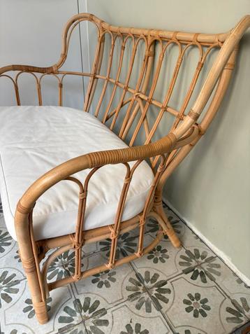 Leuk rotan bankje van IKEA (Mastholmen) beschikbaar voor biedingen