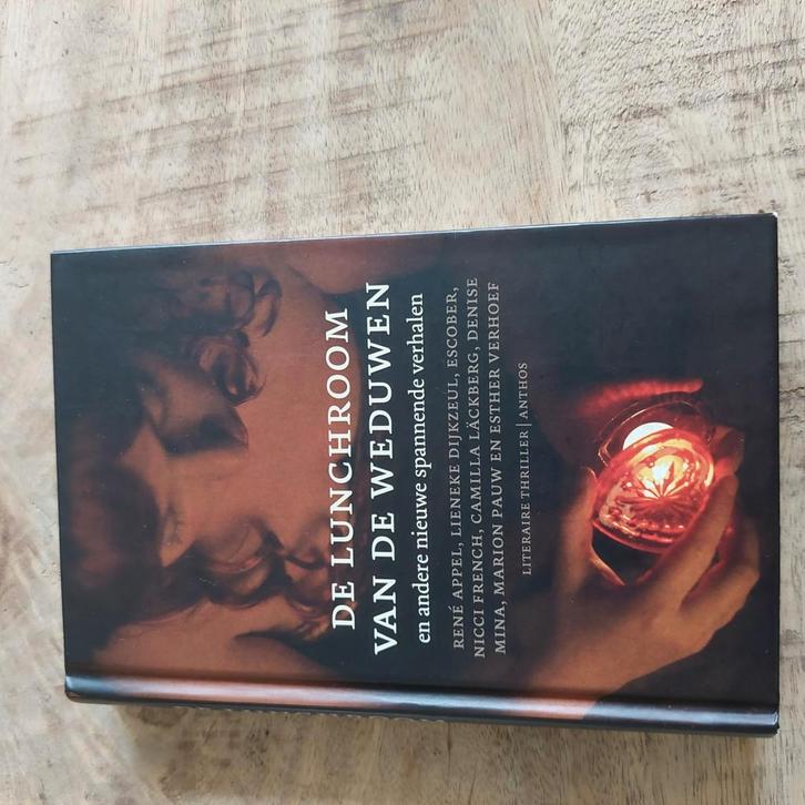 De lunchroom van de weduwen, Boeken, Thrillers, Zo goed als nieuw, Ophalen of Verzenden