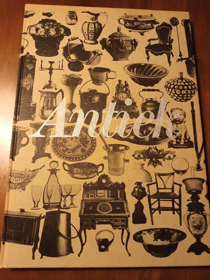 Boek over antiek : Leven met antiek, Boeken, Hobby en Vrije tijd, Gelezen, Overige onderwerpen, Ophalen of Verzenden