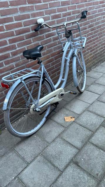 Damesfiets beschikbaar voor biedingen