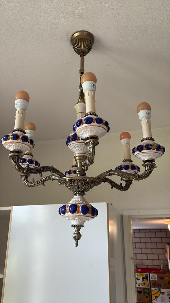 Vintage Kroonluchter met Keramiek Details, Huis en Inrichting, Lampen | Kroonluchters, Gebruikt, Metaal, Ophalen