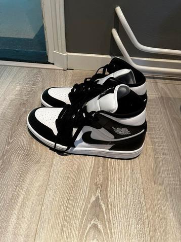 Nike air Jordan zwart/wit  mt 42 beschikbaar voor biedingen