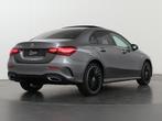 Mercedes-Benz A-klasse 250 e Business Solution AMG | Panoram, Auto's, Mercedes-Benz, Parkeerassistent, 4 cilinders, 163 pk, Plug-in hybride