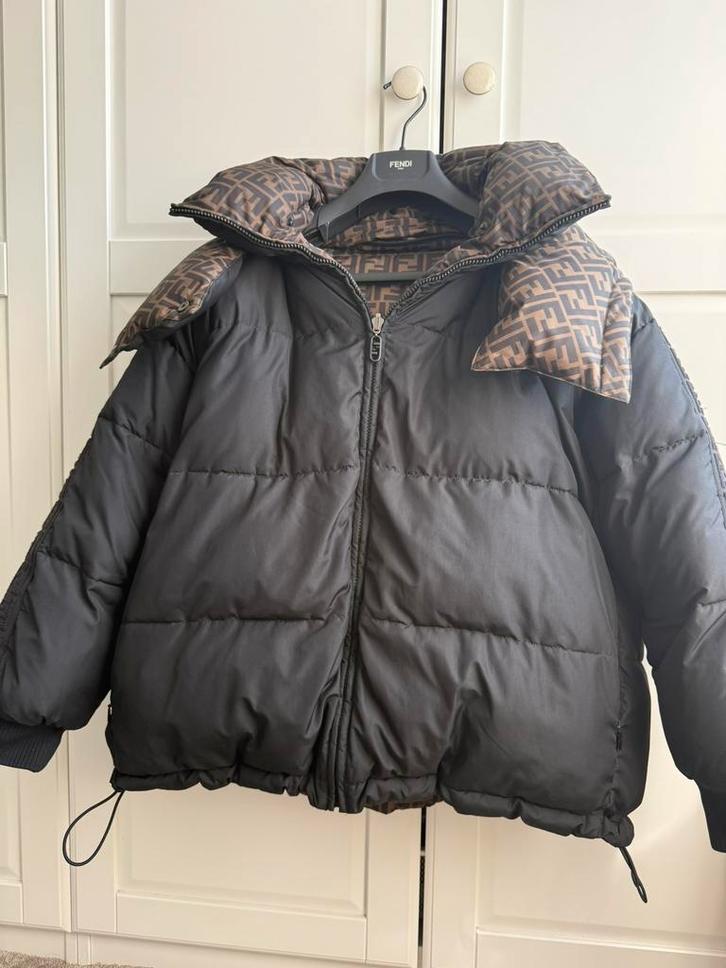 Fendi Jas in perfecte staat!!, Kleding | Dames, Jassen | Winter, Zo goed als nieuw, Ophalen of Verzenden