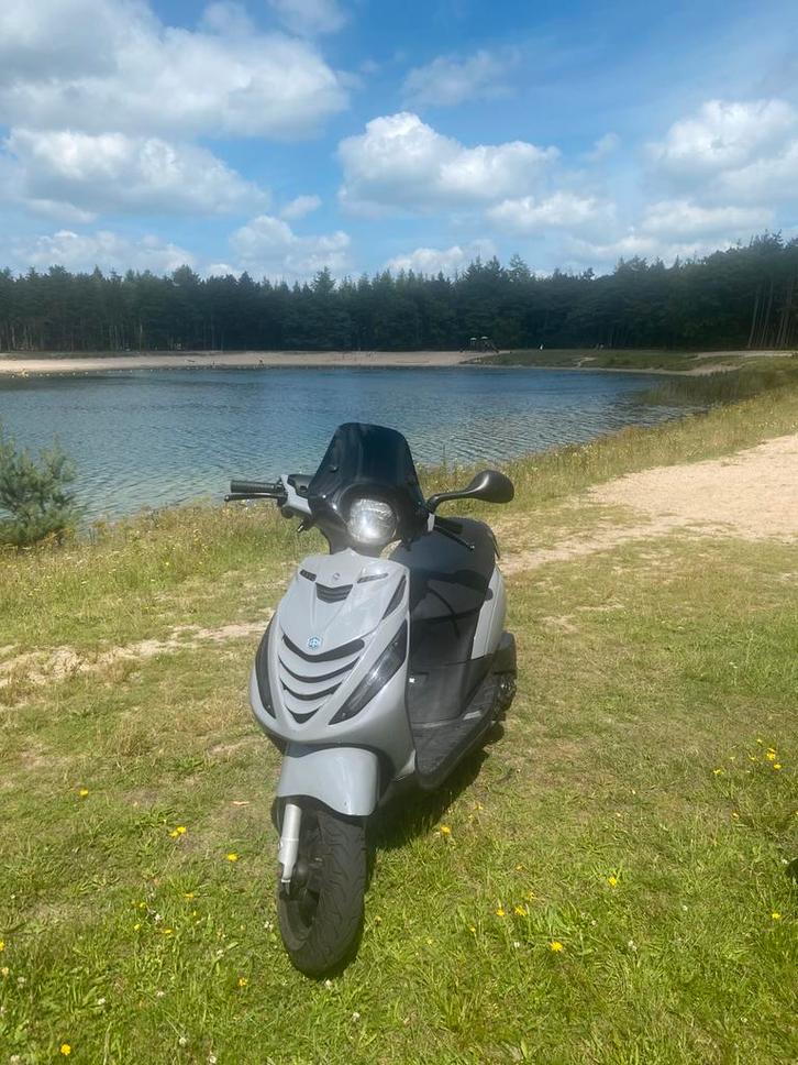 Piaggio zip 4t 80 cc, Fietsen en Brommers, Scooters | Piaggio, Zo goed als nieuw, Zip, Maximaal 45 km/u, Benzine, Ophalen