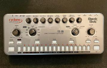 Cyclone Analogic TT-78 Beat Bot beschikbaar voor biedingen