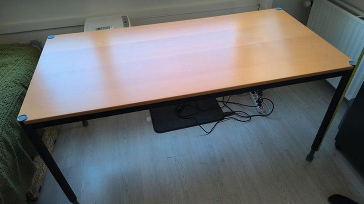 Bureau met zwarte poten, Huis en Inrichting, Bureaus, Gebruikt, Bureau, In hoogte verstelbaar, Ophalen