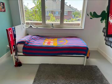 Bedframe met onderbed (logeerbed) 