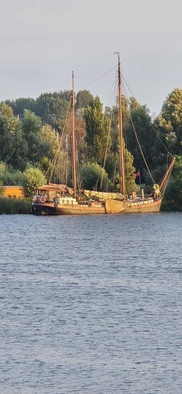 Woonschip (varend) zonder ligplaats 7 sk 25 meter lang beschikbaar voor biedingen