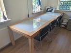 Grote Tafel met Glaswerk - Huis/Kantoor, Huis en Inrichting, Tafels | Eettafels, Ophalen, 200 cm of meer, 50 tot 100 cm, Vijf personen of meer