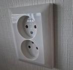 2 Busch-Jaeger Stopcontacten - Nieuw in verpakking, Ophalen, Nieuw, Stopcontact