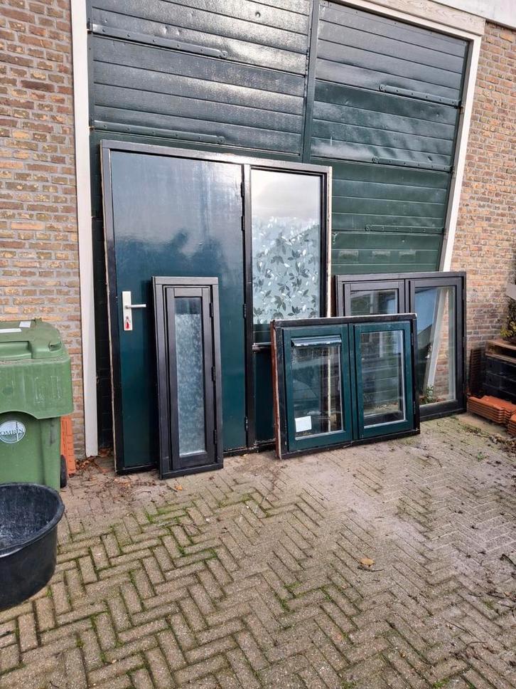 Div kozijn worden als compleet set verkocht., Doe-het-zelf en Verbouw, Kozijnen en Schuifpuien, Raamkozijn, Hout, 150 tot 225 cm