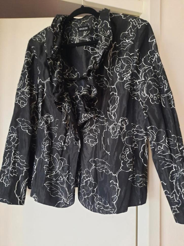 Basler Jasje Maat 46 - Feestelijk!, Kleding | Dames, Jasjes, Kostuums en Pakken, Zo goed als nieuw, Jasje, Maat 46/48 (XL) of groter