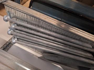 Camping Tarzan rotspen 50 cm lang  beschikbaar voor biedingen