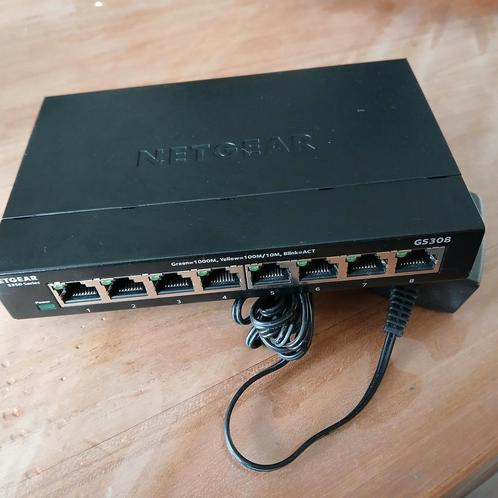 Netgear gs308 8 poorts netwerk switch, Computers en Software, Netwerk switches, Gebruikt, Ophalen of Verzenden